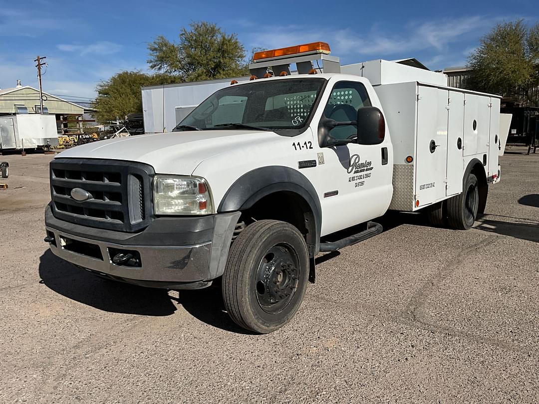 Image of Ford F-550 Primary image