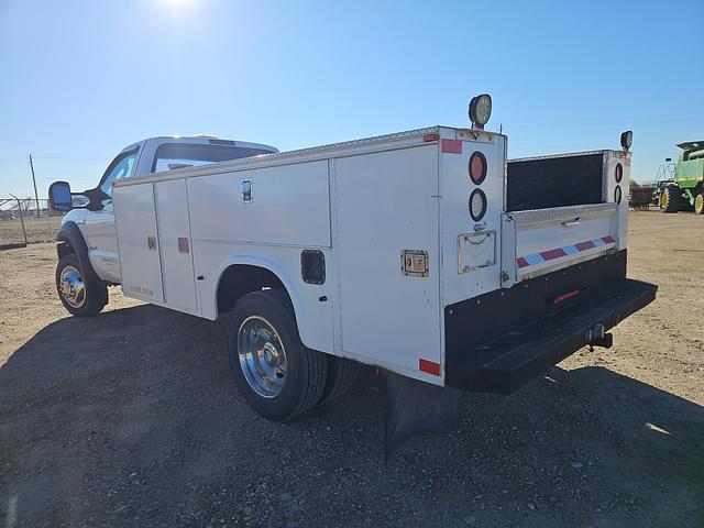 Image of Ford F-550 equipment image 4