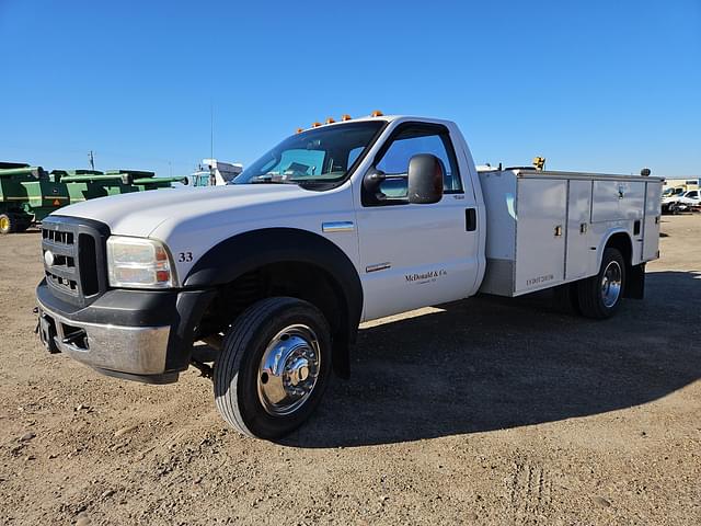 Image of Ford F-550 equipment image 2