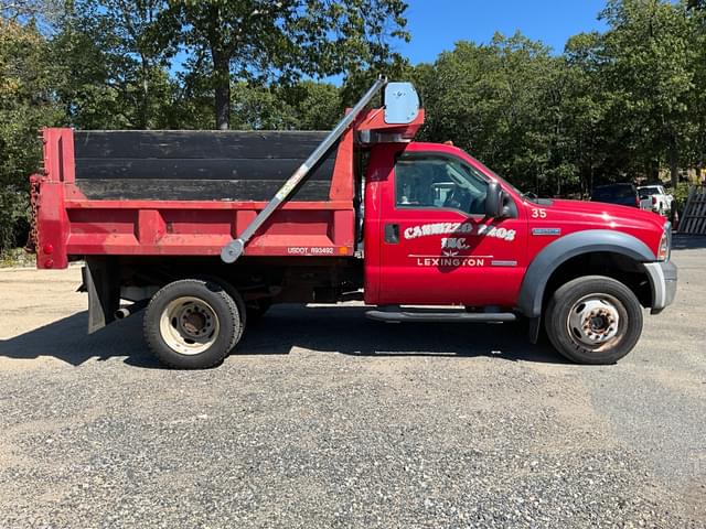 Image of Ford F-550 equipment image 3