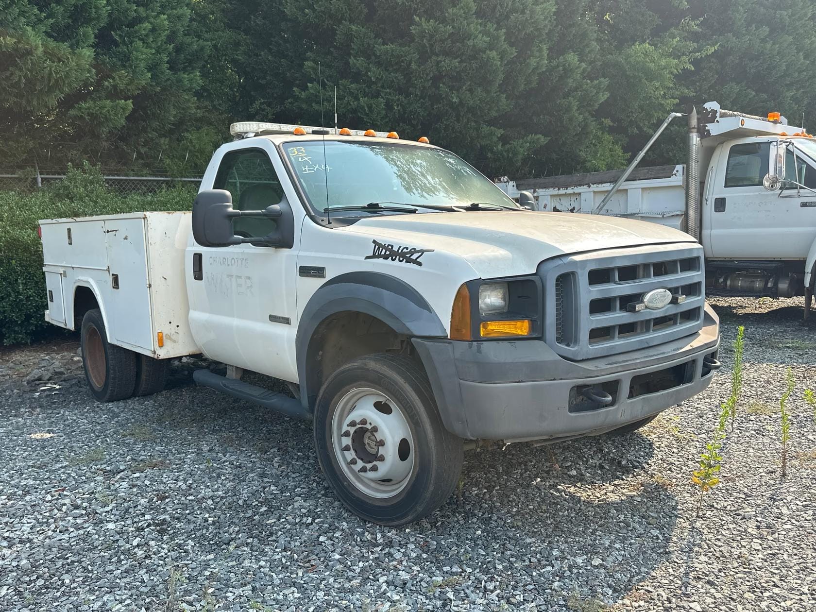2007 Ford F-550 Equipment Image0