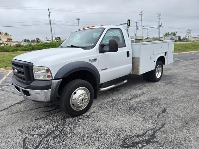 Image of Ford F-550 equipment image 3