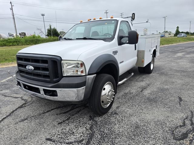 Image of Ford F-550 equipment image 1
