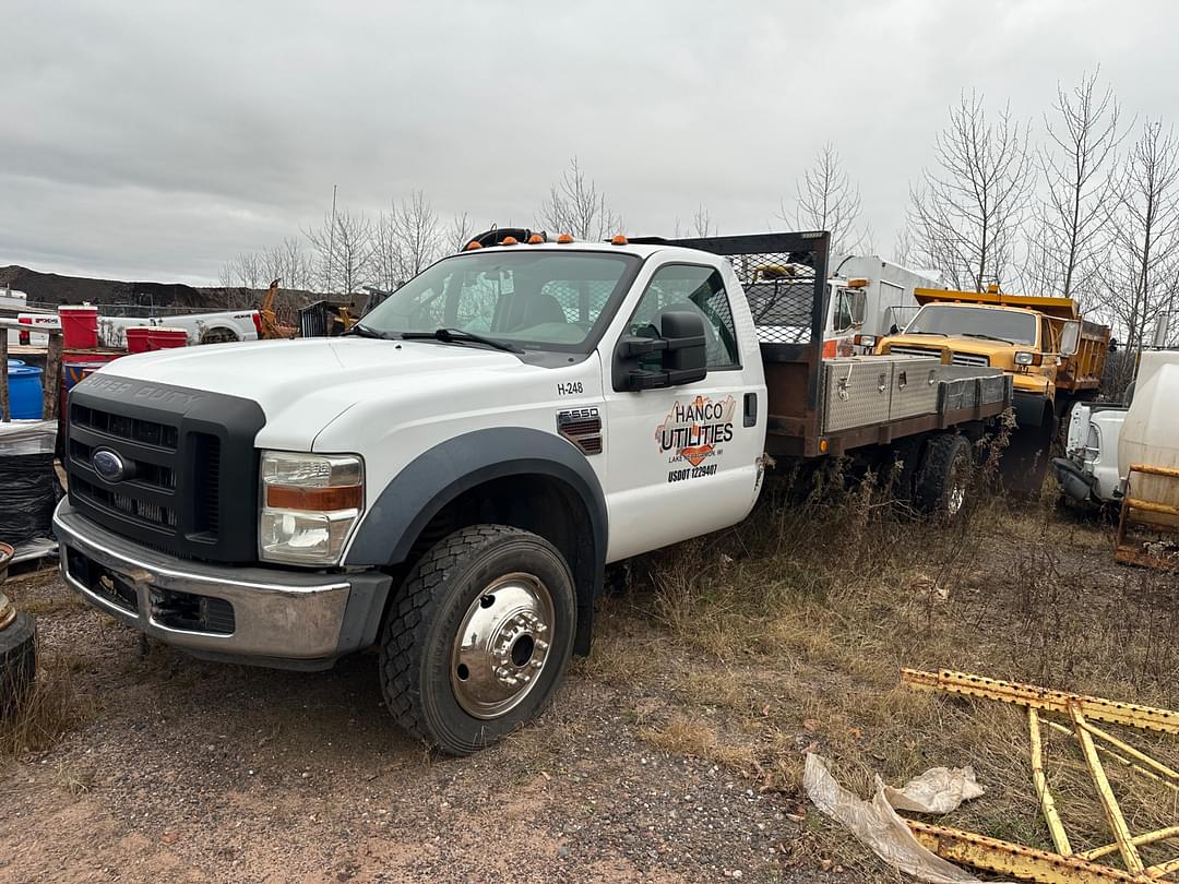 Image of Ford F-550 Primary image