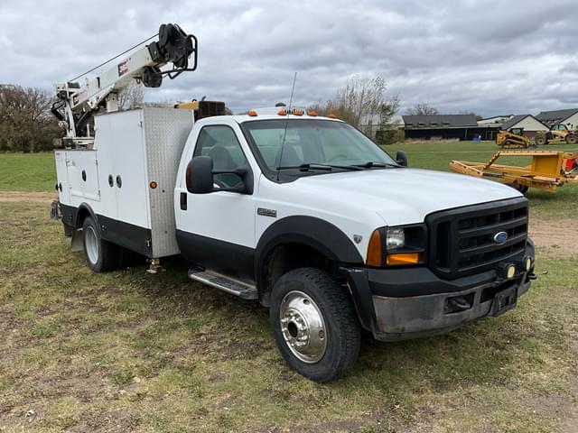 Image of Ford F-550 equipment image 2