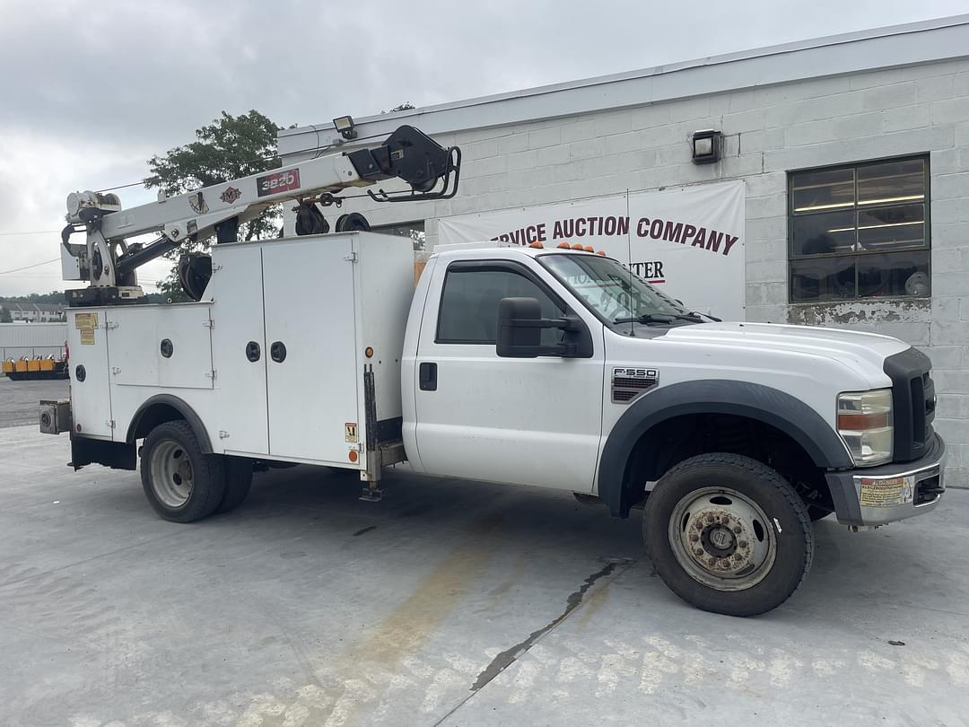 Image of Ford F-550 Primary image