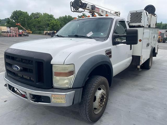 Image of Ford F-550 equipment image 3