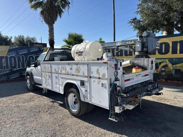 Image of Ford F-550 equipment image 1