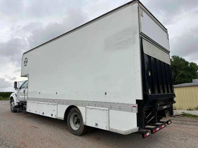 Image of Ford F-650 equipment image 2