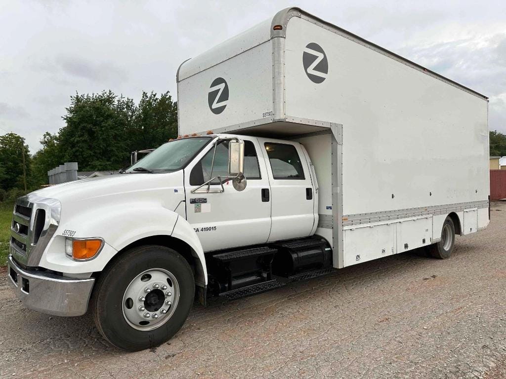 2007 Ford F-650 Equipment Image0