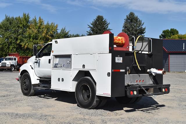 Image of Ford F-650 equipment image 2