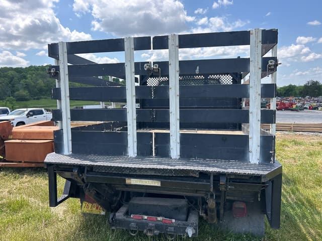 Image of Ford F-650 equipment image 4