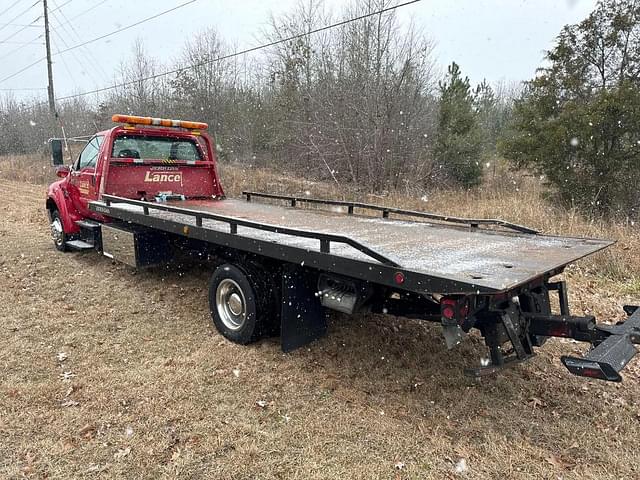 Image of Ford F-650 equipment image 2