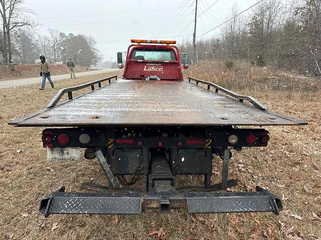 Image of Ford F-650 equipment image 3