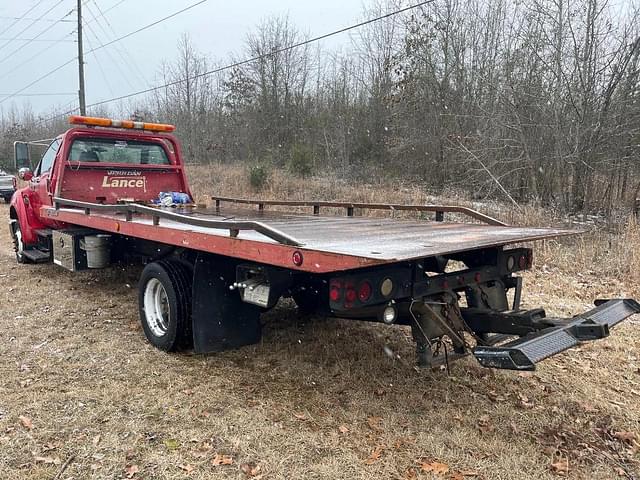 Image of Ford F-650 equipment image 2