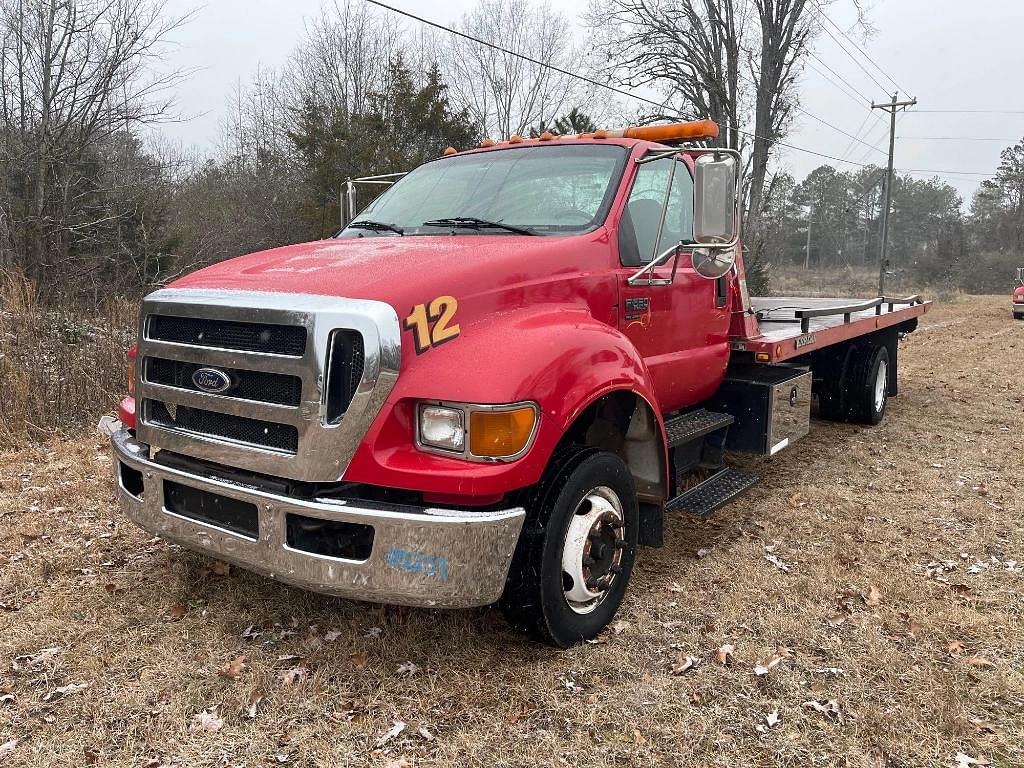 Image of Ford F-650 Primary image