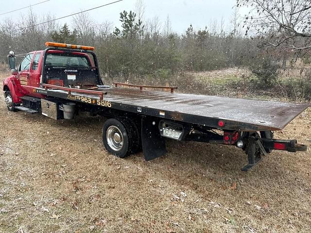 Image of Ford F-650 equipment image 2