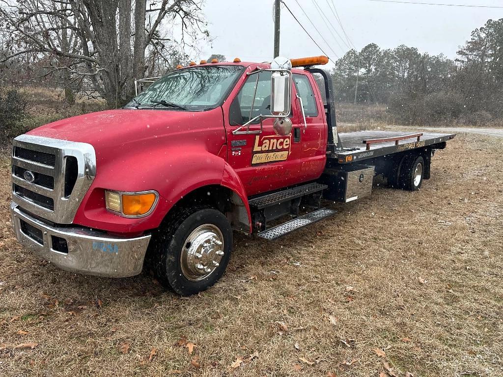 Image of Ford F-650 Primary image