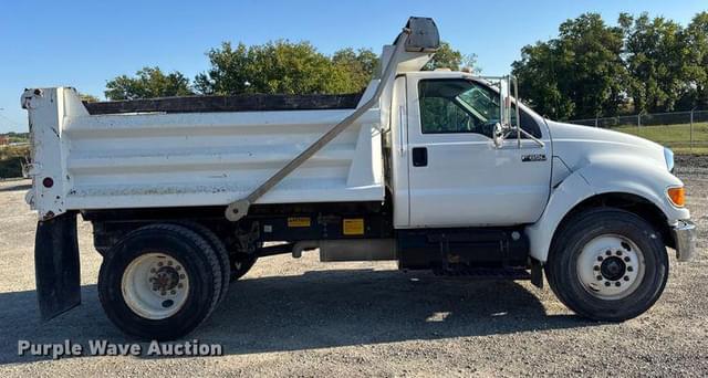 Image of Ford F-650 equipment image 3