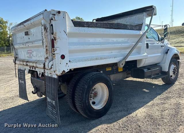 Image of Ford F-650 equipment image 4