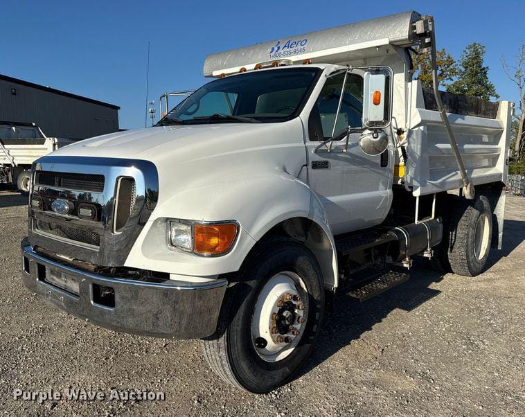 2007 Ford F-650 Equipment Image0