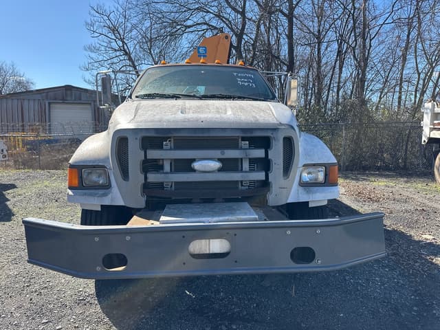 Image of Ford F-750 equipment image 2
