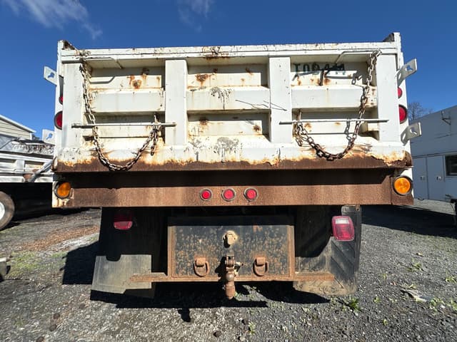 Image of Ford F-750 equipment image 4