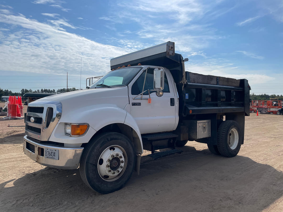 Image of Ford F-750 Primary image