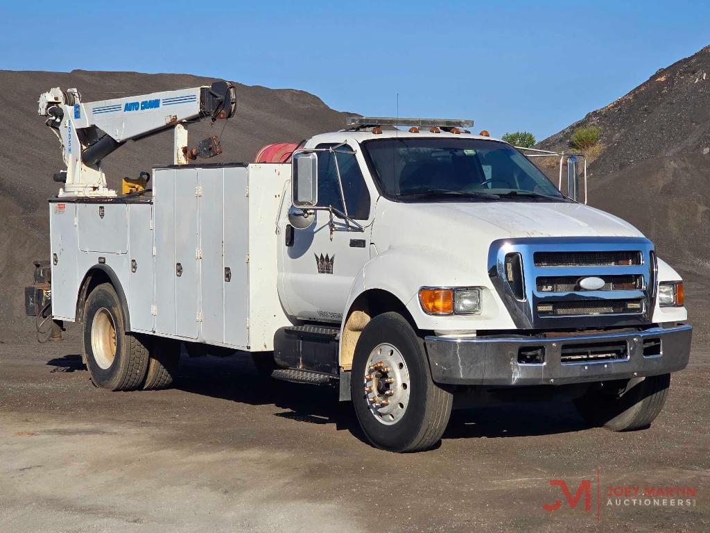 Image of Ford F-750 Primary image