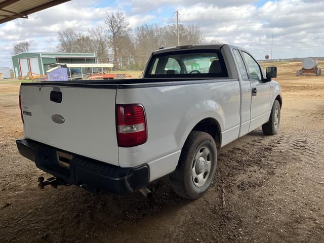 Image of Ford F-150 equipment image 2