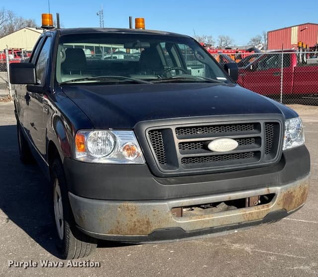 Image of Ford F-150 equipment image 1