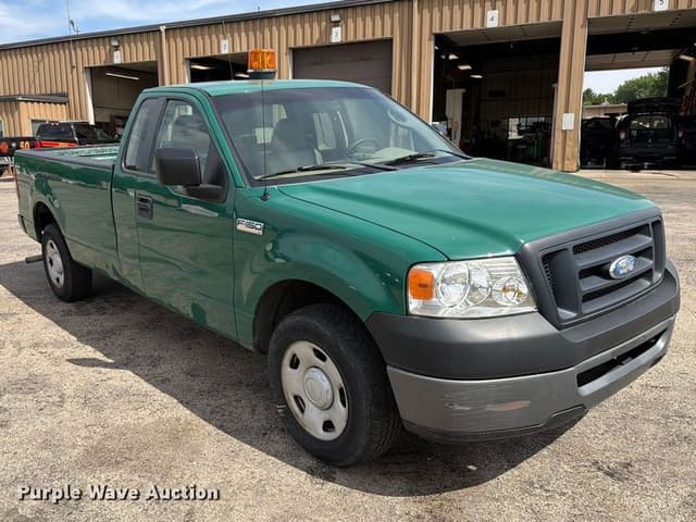 Image of Ford F-150 equipment image 2