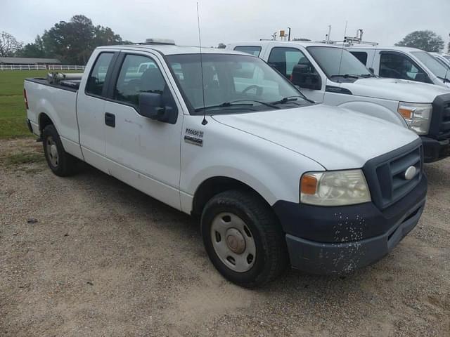 Image of Ford F-150 equipment image 1