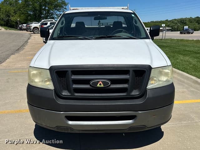 Image of Ford F-150 equipment image 1