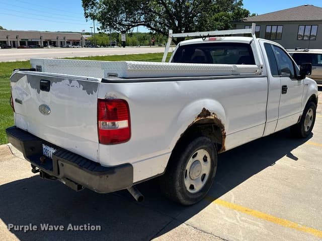 Image of Ford F-150 equipment image 4