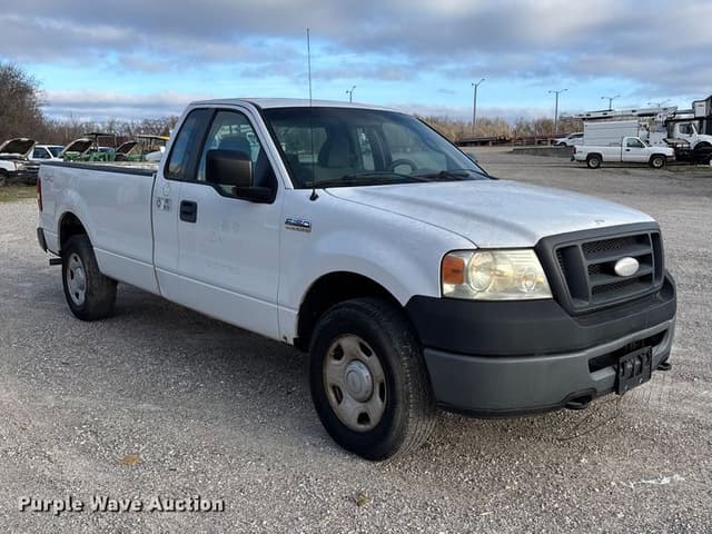 Image of Ford F-150 equipment image 2