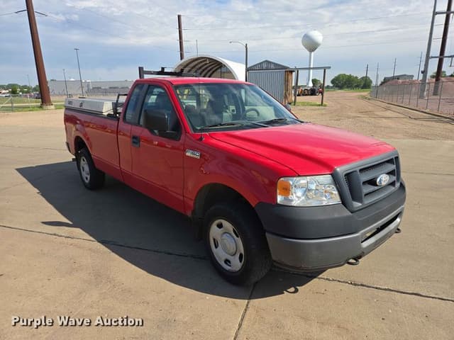 Image of Ford F-150 equipment image 2