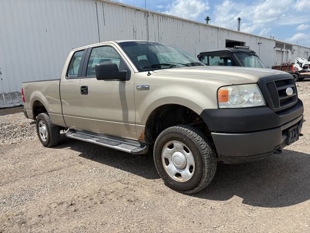 Image of Ford F-150 equipment image 3