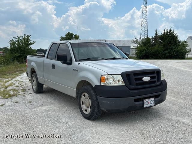Image of Ford F-150 equipment image 2