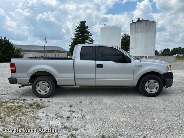 Image of Ford F-150 equipment image 3