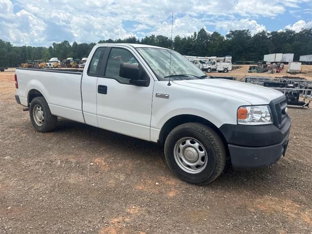 Image of Ford F-150 equipment image 1