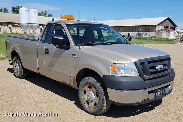 Image of Ford F-150 equipment image 2