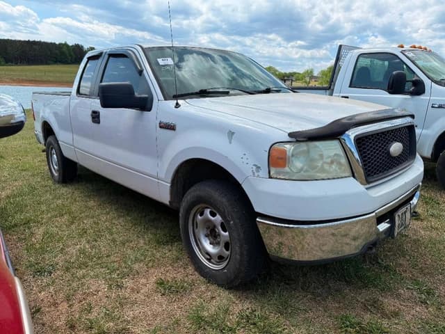 Image of Ford F-150 equipment image 2