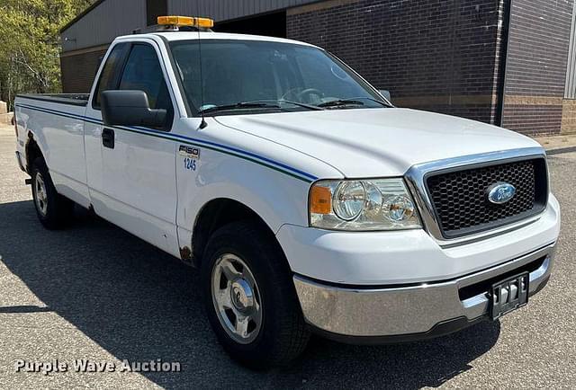 Image of Ford F-150 equipment image 2