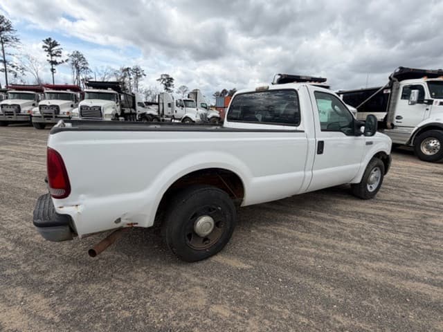 Image of Ford F-250 equipment image 2