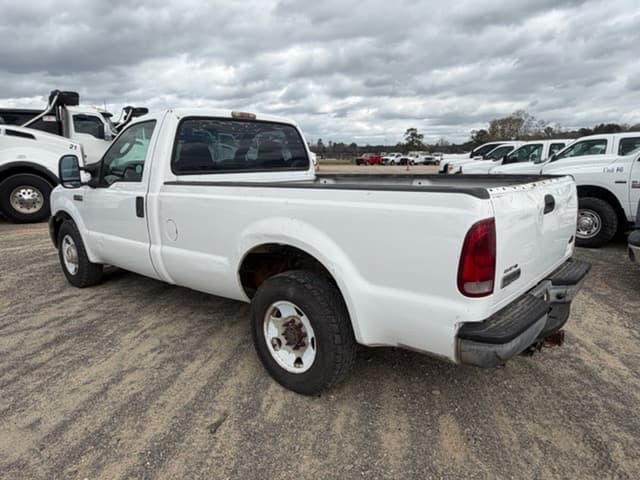 Image of Ford F-250 equipment image 3