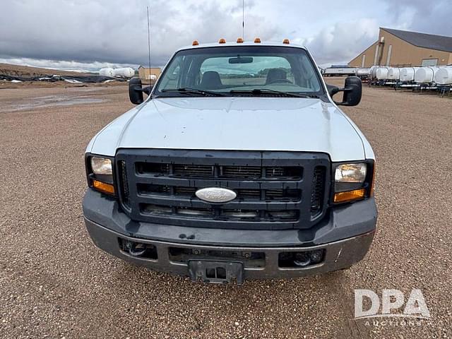 Image of Ford F-250 equipment image 2