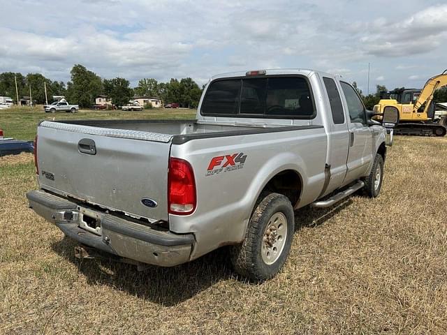 Image of Ford F-250 equipment image 1