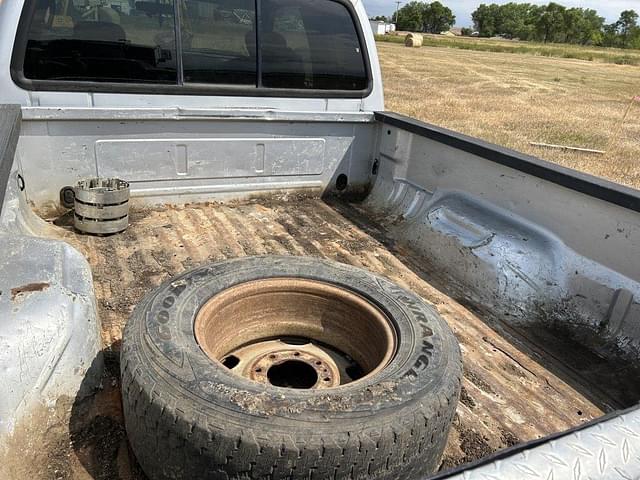 Image of Ford F-250 equipment image 3