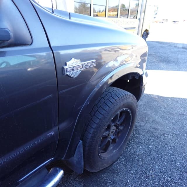 Image of Ford F-250 equipment image 3